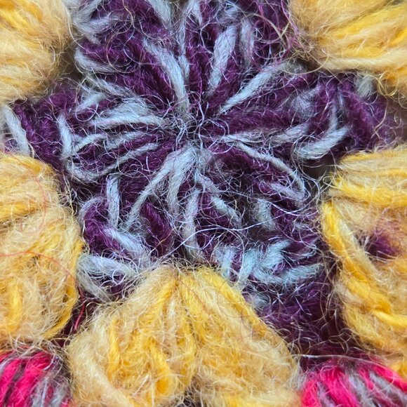 NWOT Crochet Flower WOOL Granny Scarf - Picture 7 of 14